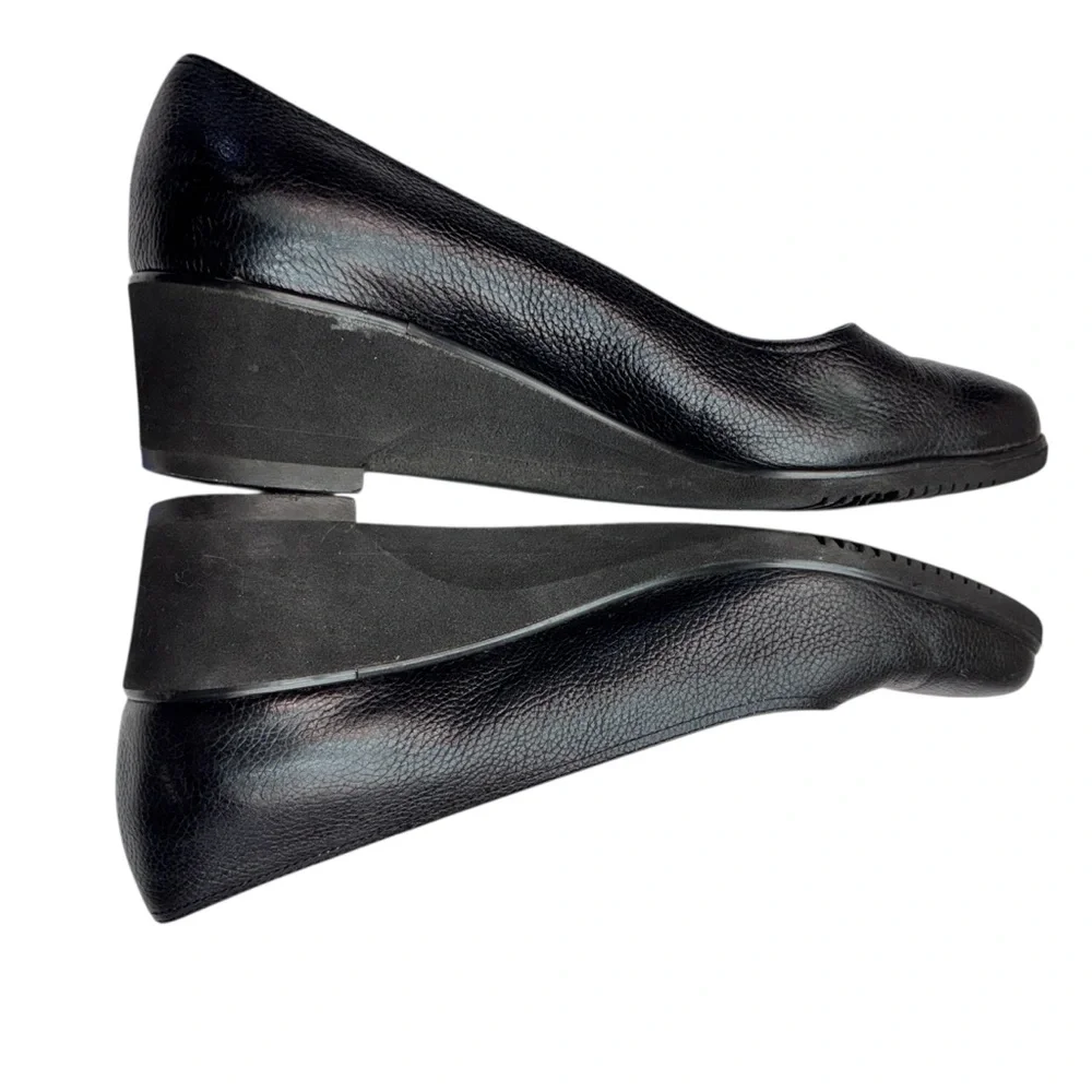Salvatore Ferragamo Black Leather Wedge 8.5C